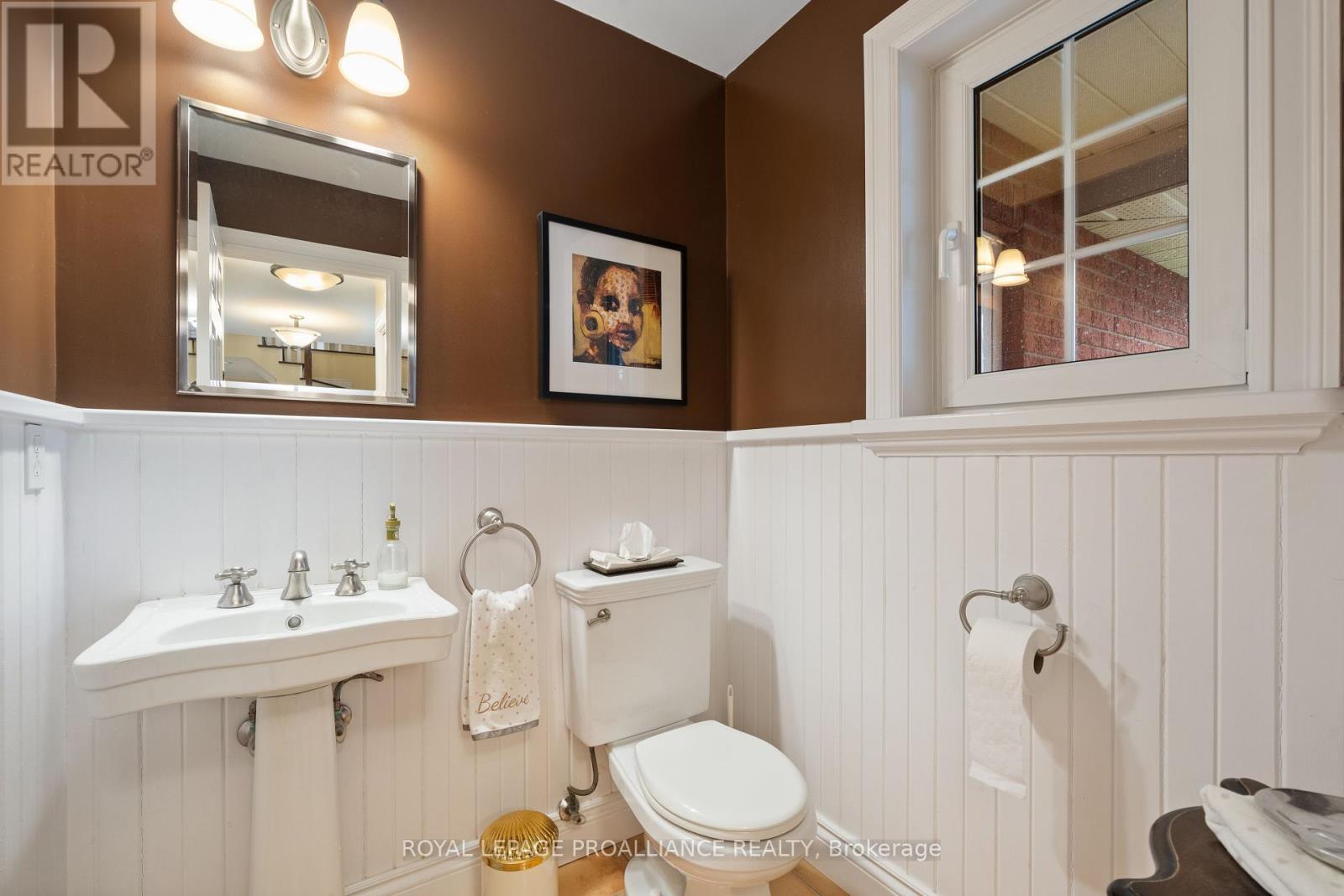 












23 QUIGG LANE

,
Prince Edward County (Ameliasburg Ward),




Ontario
K0K1L0

