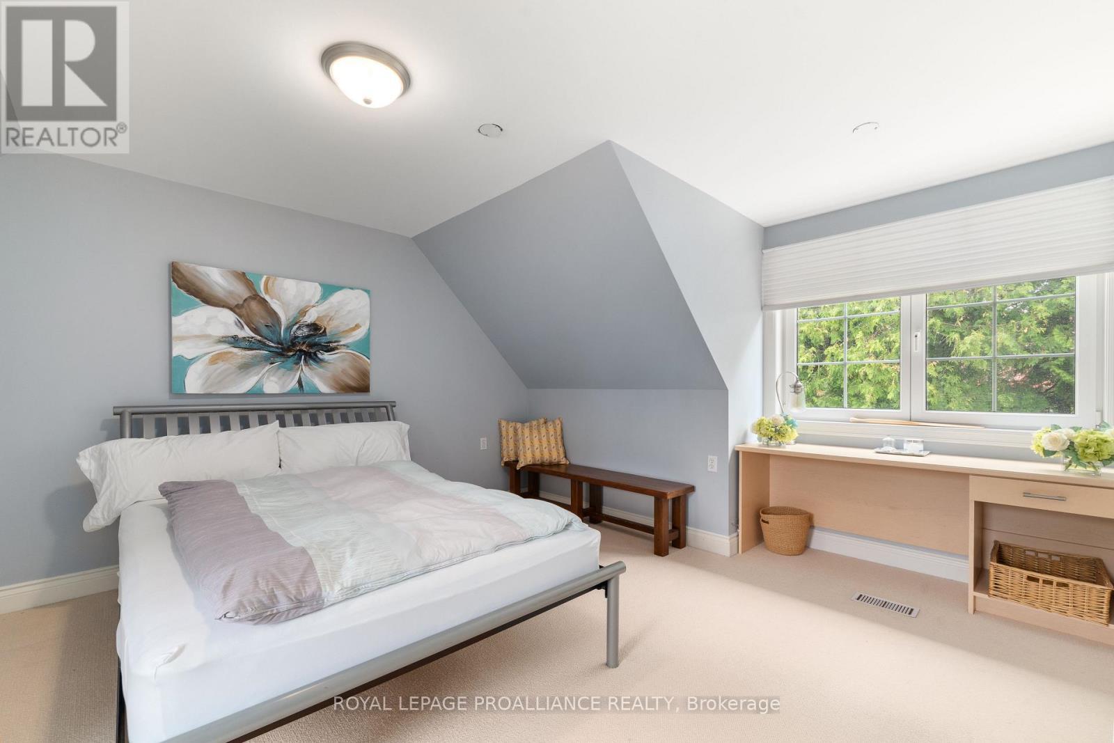 












23 QUIGG LANE

,
Prince Edward County (Ameliasburg Ward),




Ontario
K0K1L0

