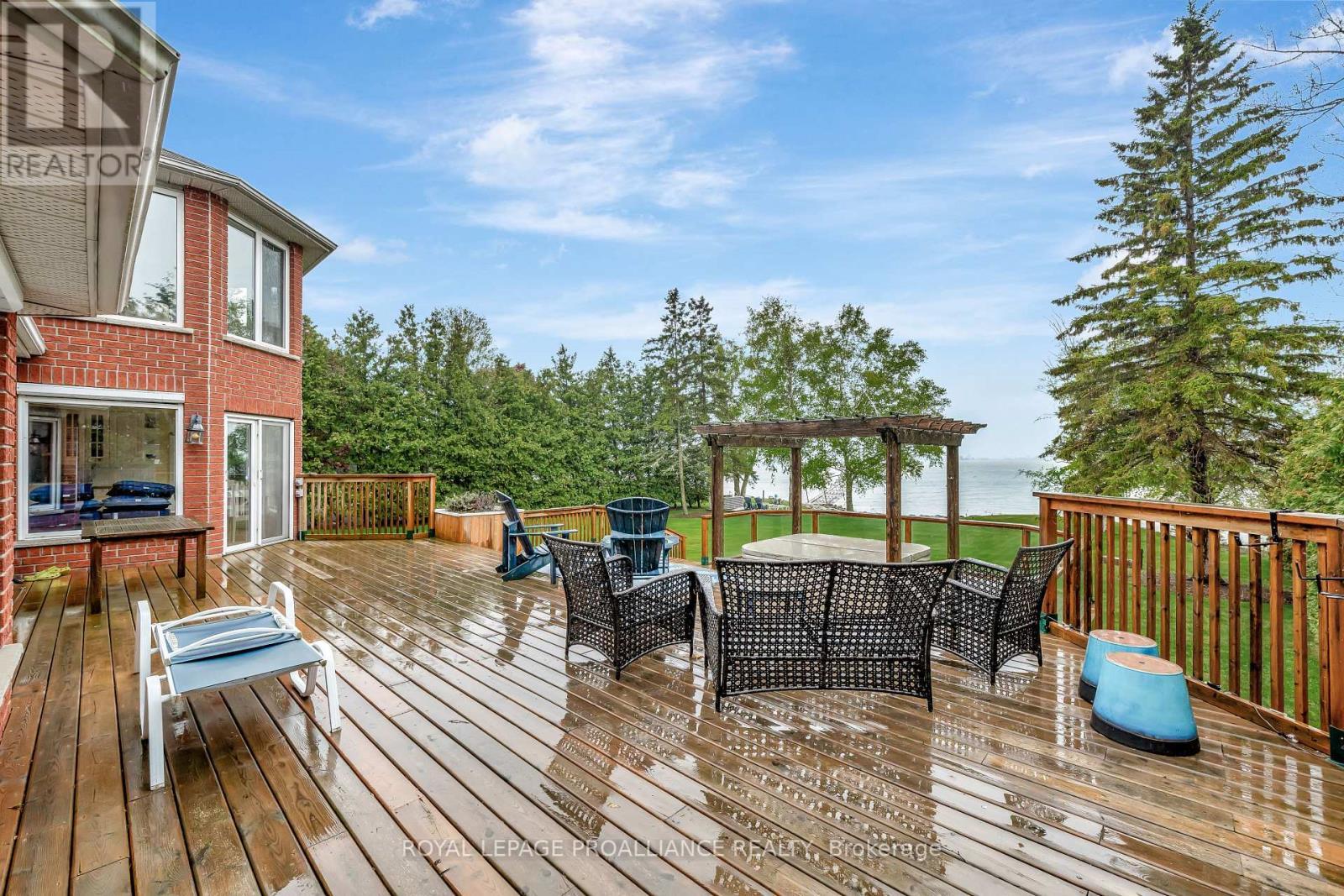 












23 QUIGG LANE

,
Prince Edward County (Ameliasburg Ward),




Ontario
K0K1L0

