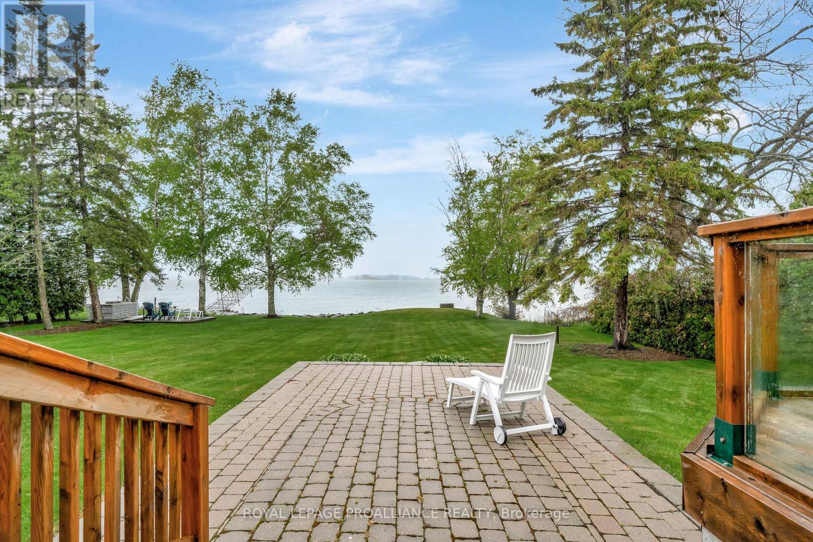 












23 QUIGG LANE

,
Prince Edward County (Ameliasburg Ward),




Ontario
K0K1L0

