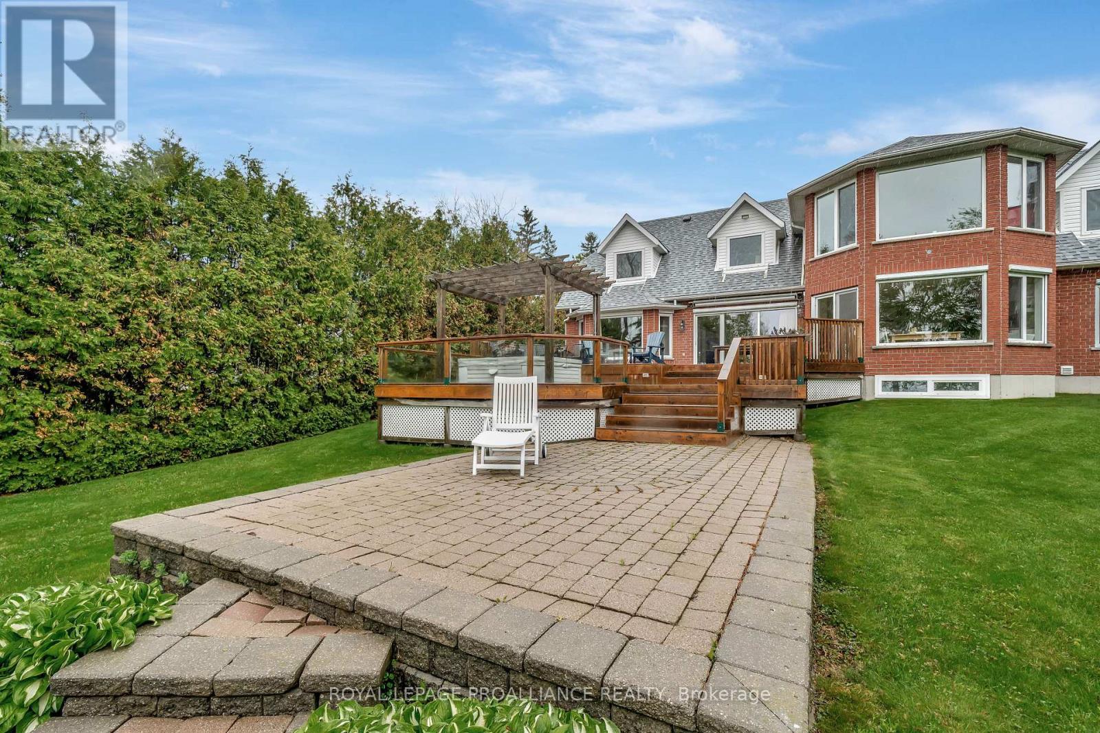 












23 QUIGG LANE

,
Prince Edward County (Ameliasburg Ward),




Ontario
K0K1L0

