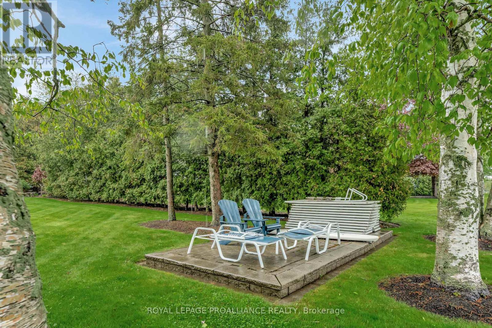 












23 QUIGG LANE

,
Prince Edward County (Ameliasburg Ward),




Ontario
K0K1L0


