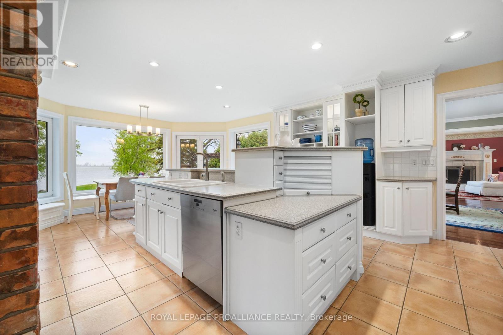












23 QUIGG LANE

,
Prince Edward County (Ameliasburg Ward),




Ontario
K0K1L0

