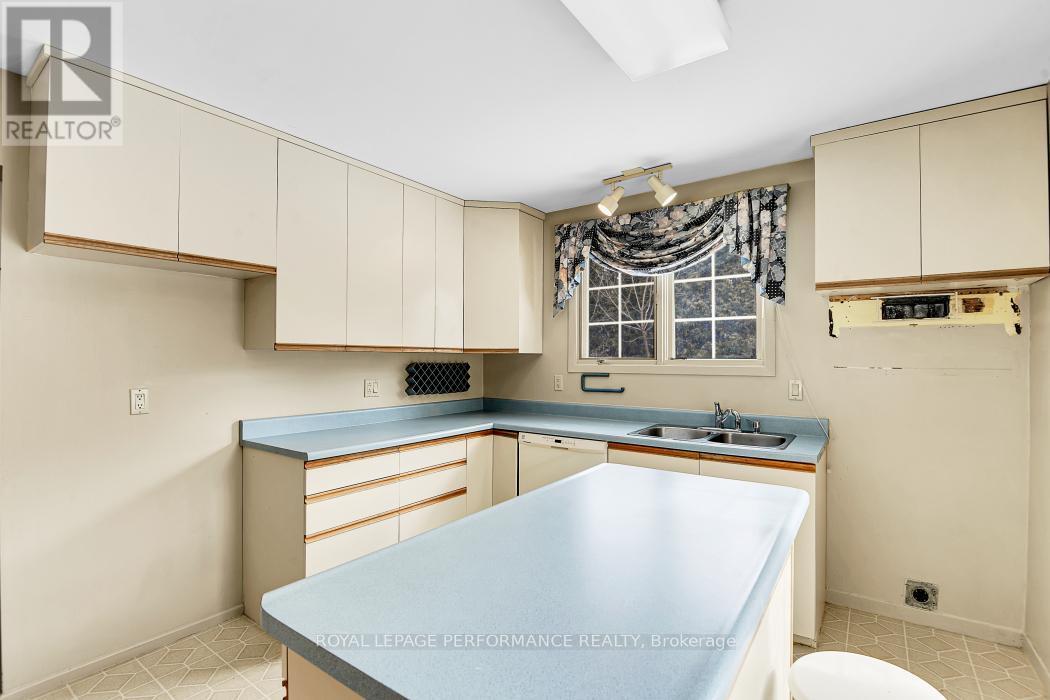 












1970 MARQUIS AVENUE

,
Ottawa,




Ontario
K1J8J4

