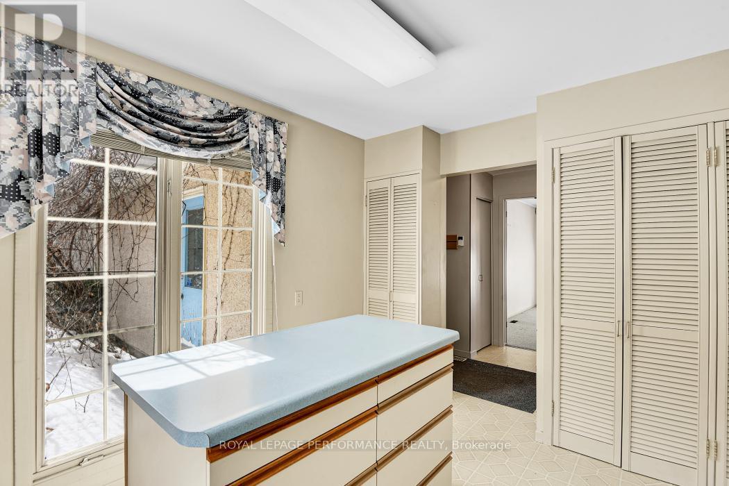 












1970 MARQUIS AVENUE

,
Ottawa,




Ontario
K1J8J4

