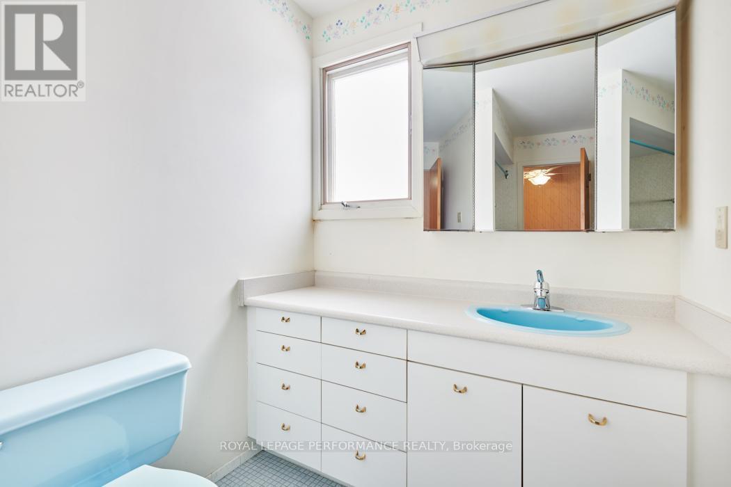 












1970 MARQUIS AVENUE

,
Ottawa,




Ontario
K1J8J4

