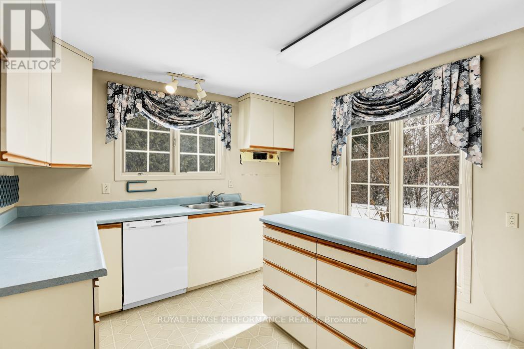 












1970 MARQUIS AVENUE

,
Ottawa,




Ontario
K1J8J4

