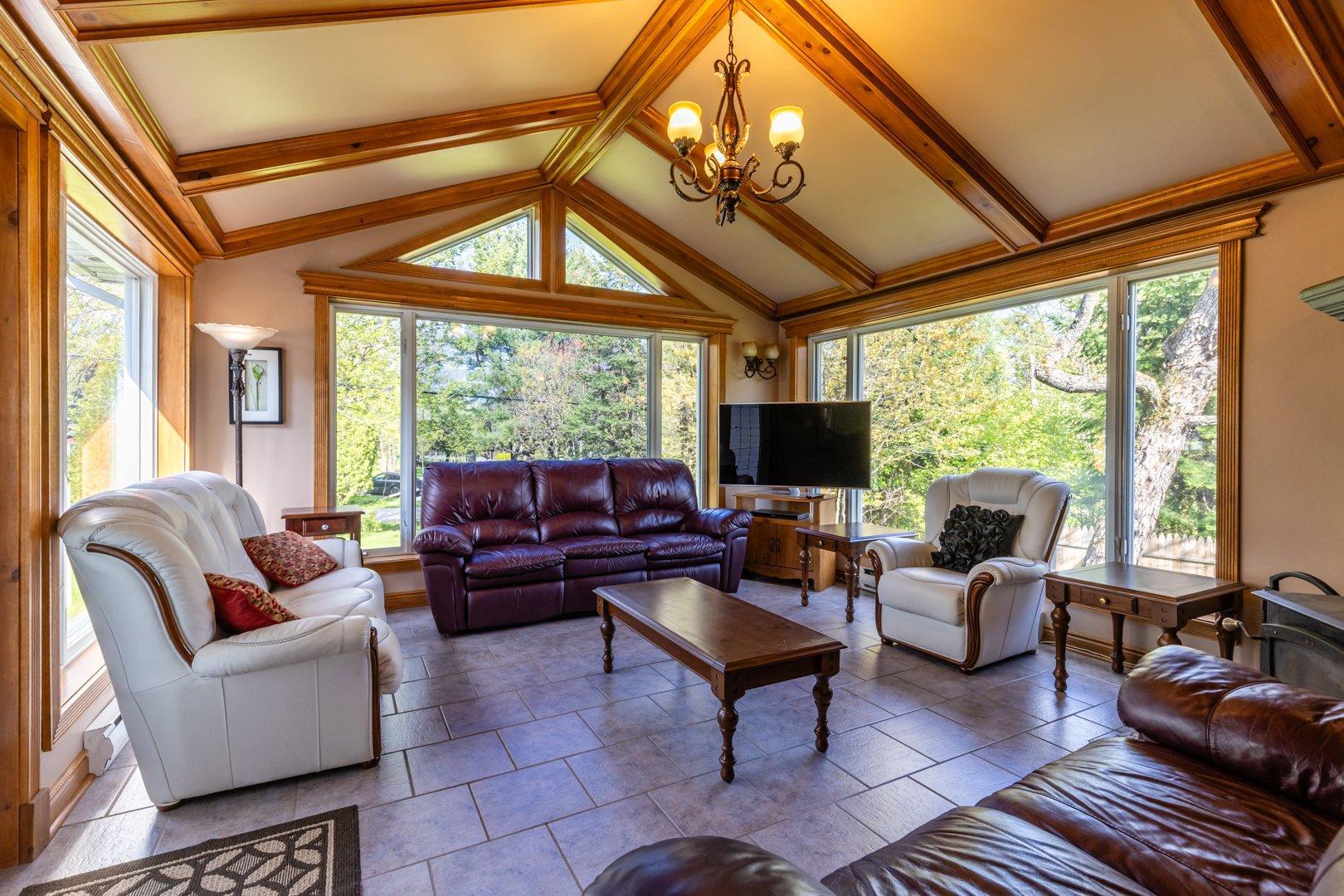 









7


Rue Vallières

,
Pont-Rouge,




QC
G3H2T8

