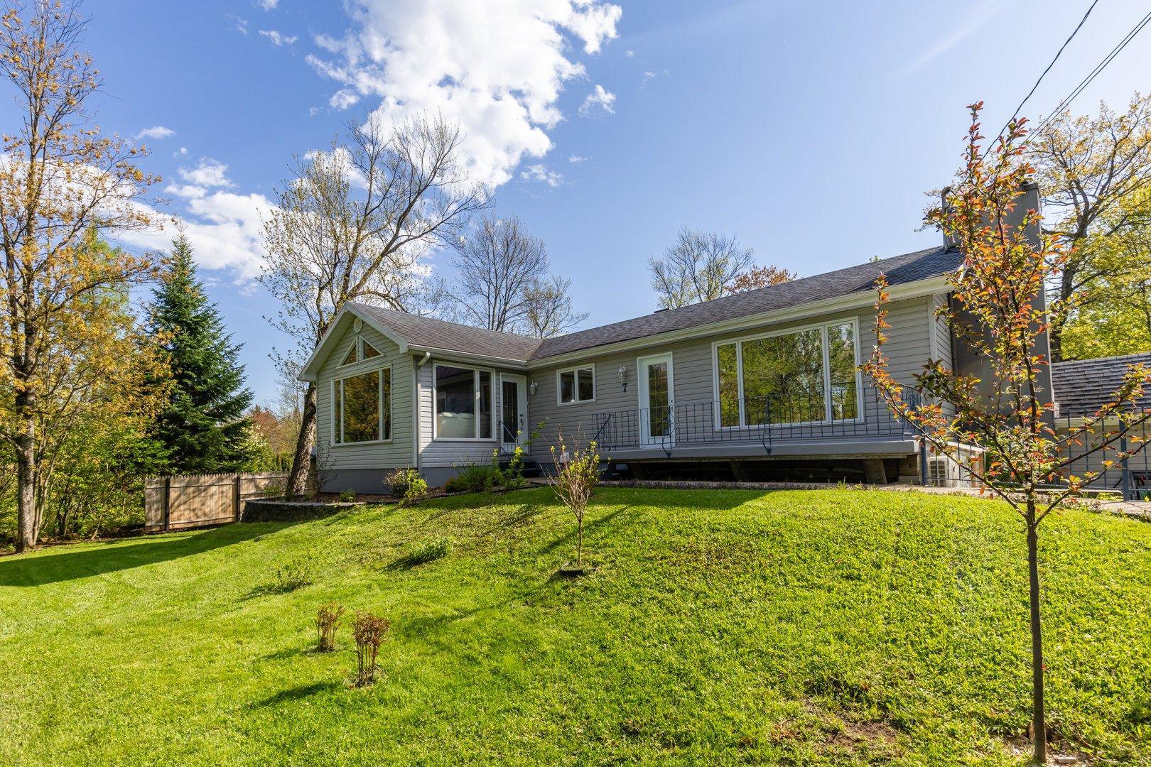 









7


Rue Vallières

,
Pont-Rouge,




QC
G3H2T8

