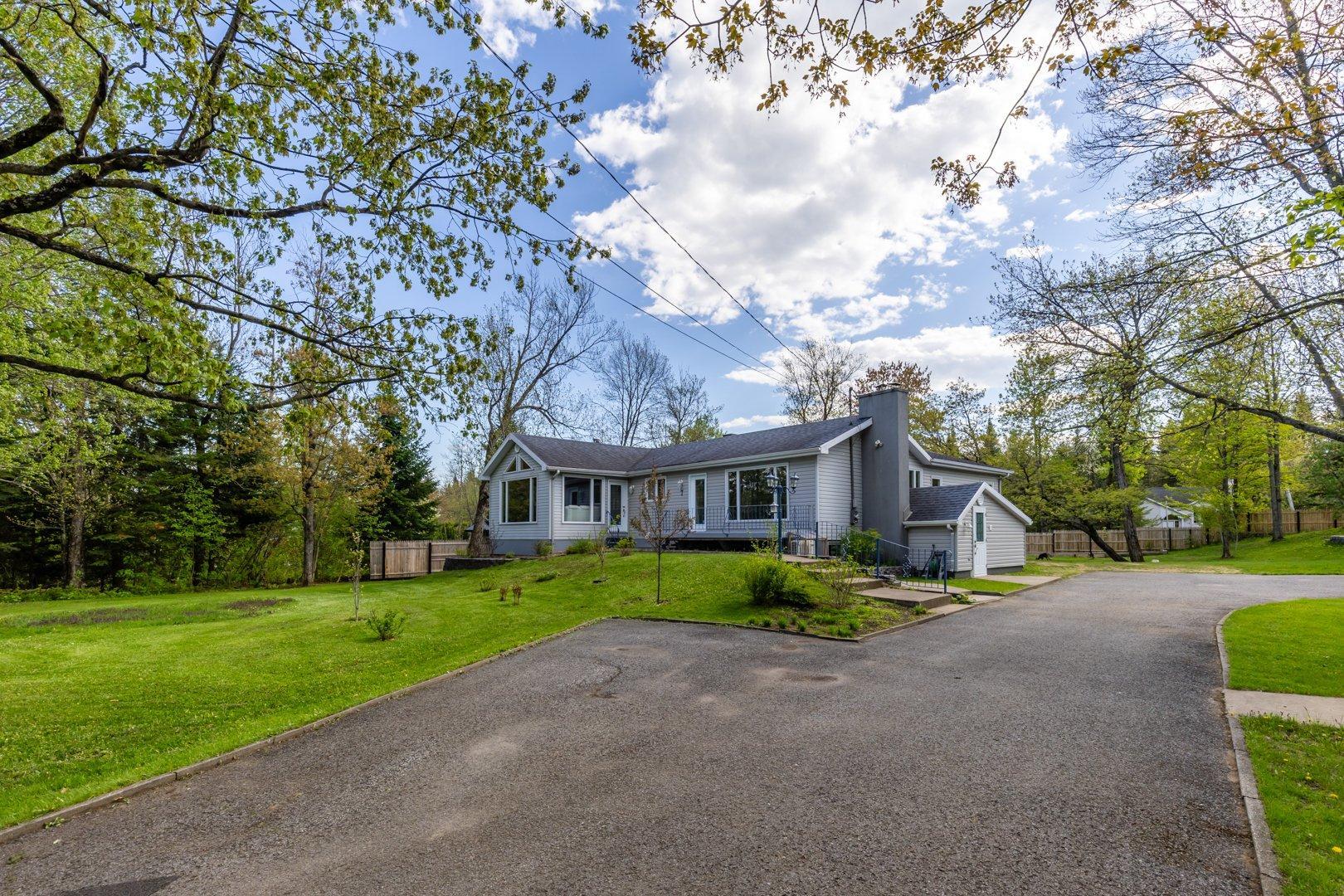 









7


Rue Vallières

,
Pont-Rouge,




QC
G3H2T8

