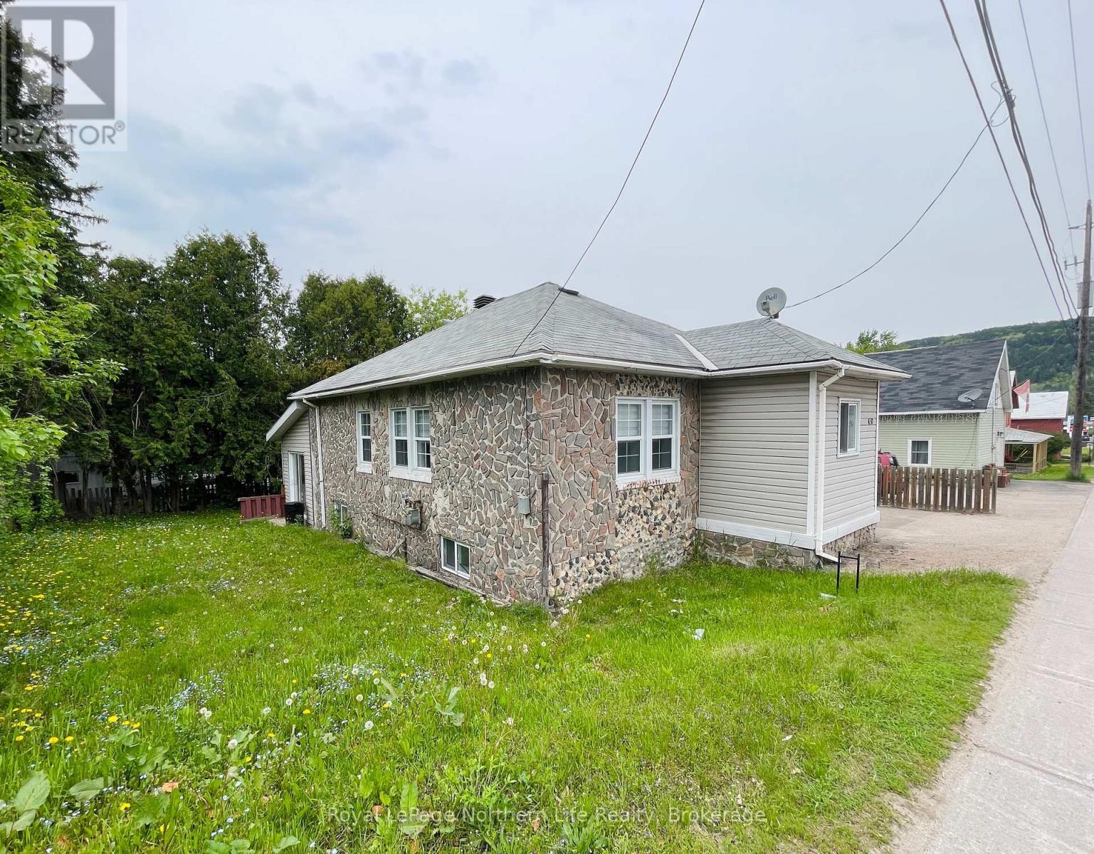 












450 MCCONNELL ST STREET

,
Mattawa,




Ontario
P0H1V0

