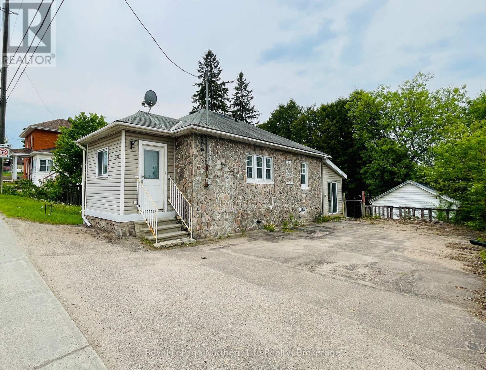 












450 MCCONNELL ST STREET

,
Mattawa,




Ontario
P0H1V0

