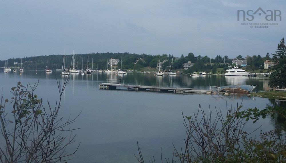 












2-B 91 Old Halifax Road

,
Glen Haven,







NS
B3Z 2W8

