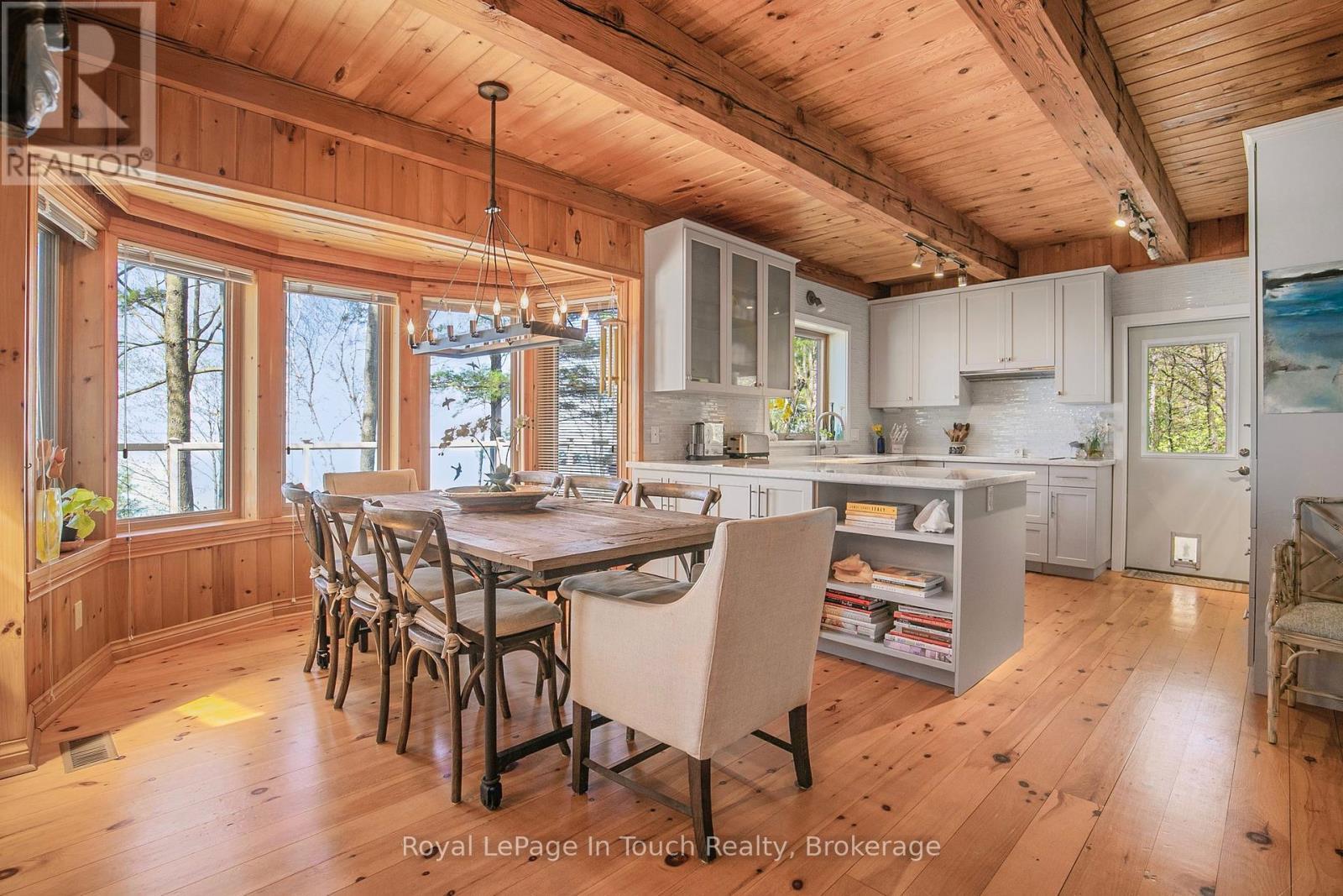 












731 CONCESSION 15 ROAD W

,
Tiny,




Ontario
L9M0H7

