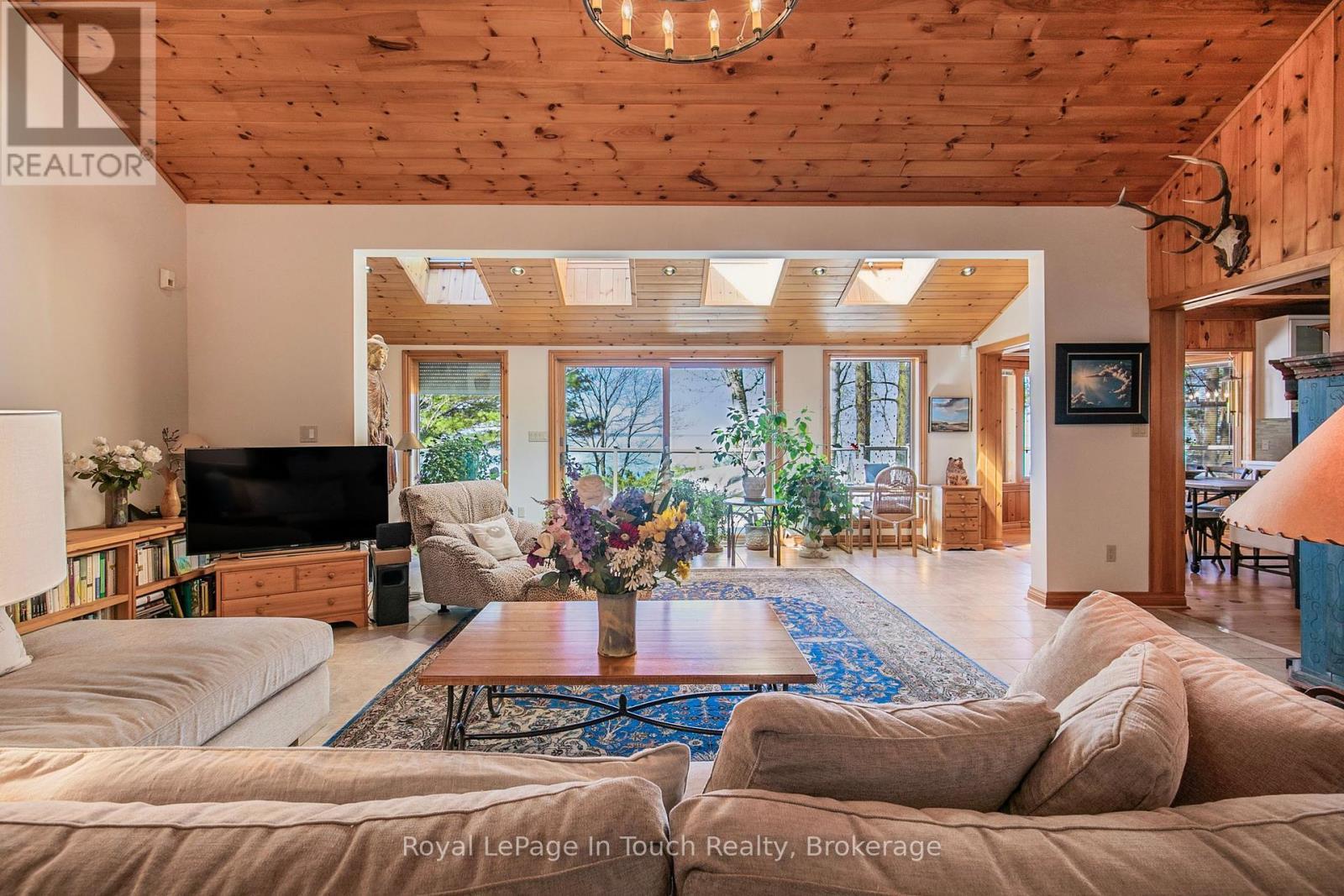 












731 CONCESSION 15 ROAD W

,
Tiny,




Ontario
L9M0H7

