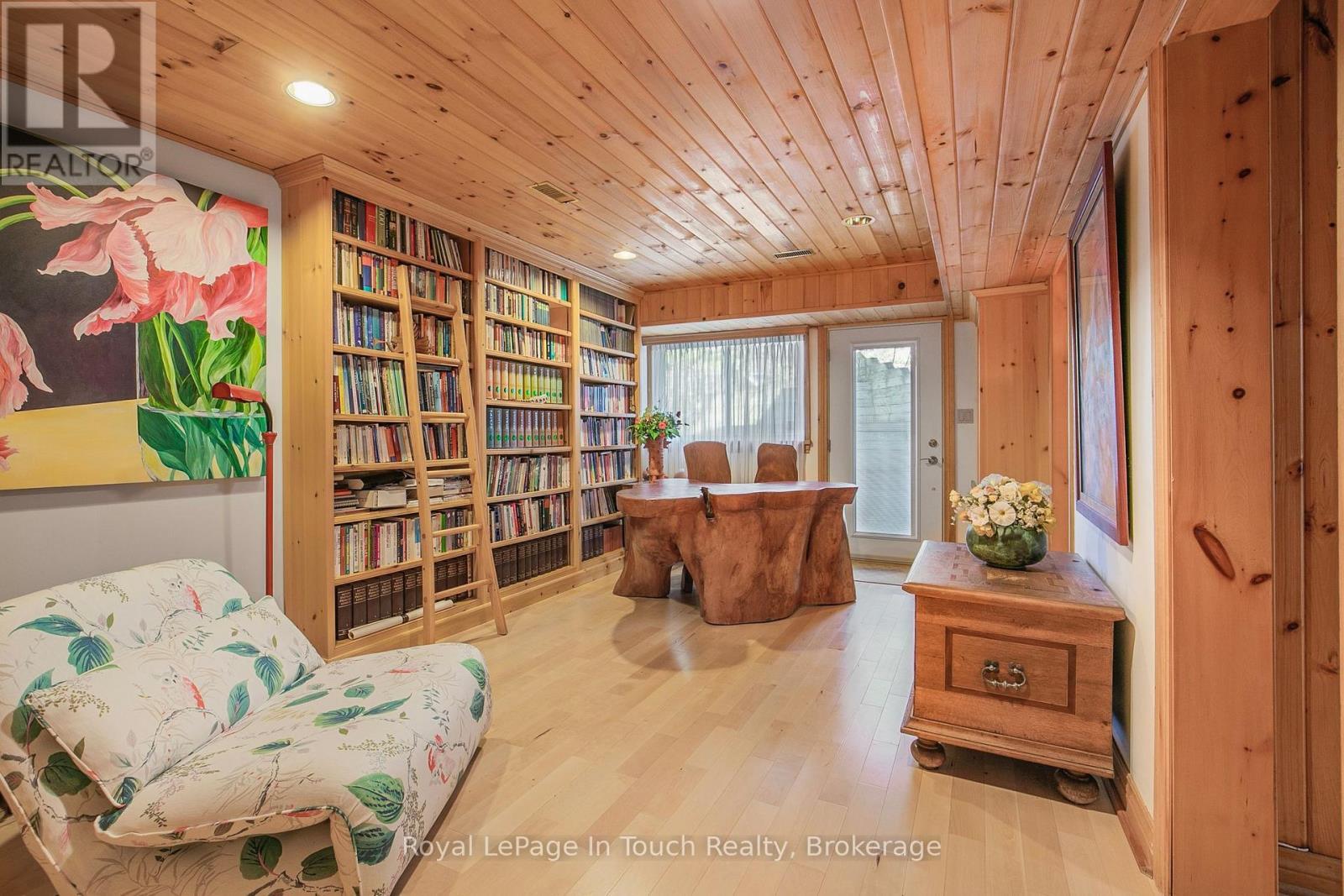 












731 CONCESSION 15 ROAD W

,
Tiny,




Ontario
L9M0H7

