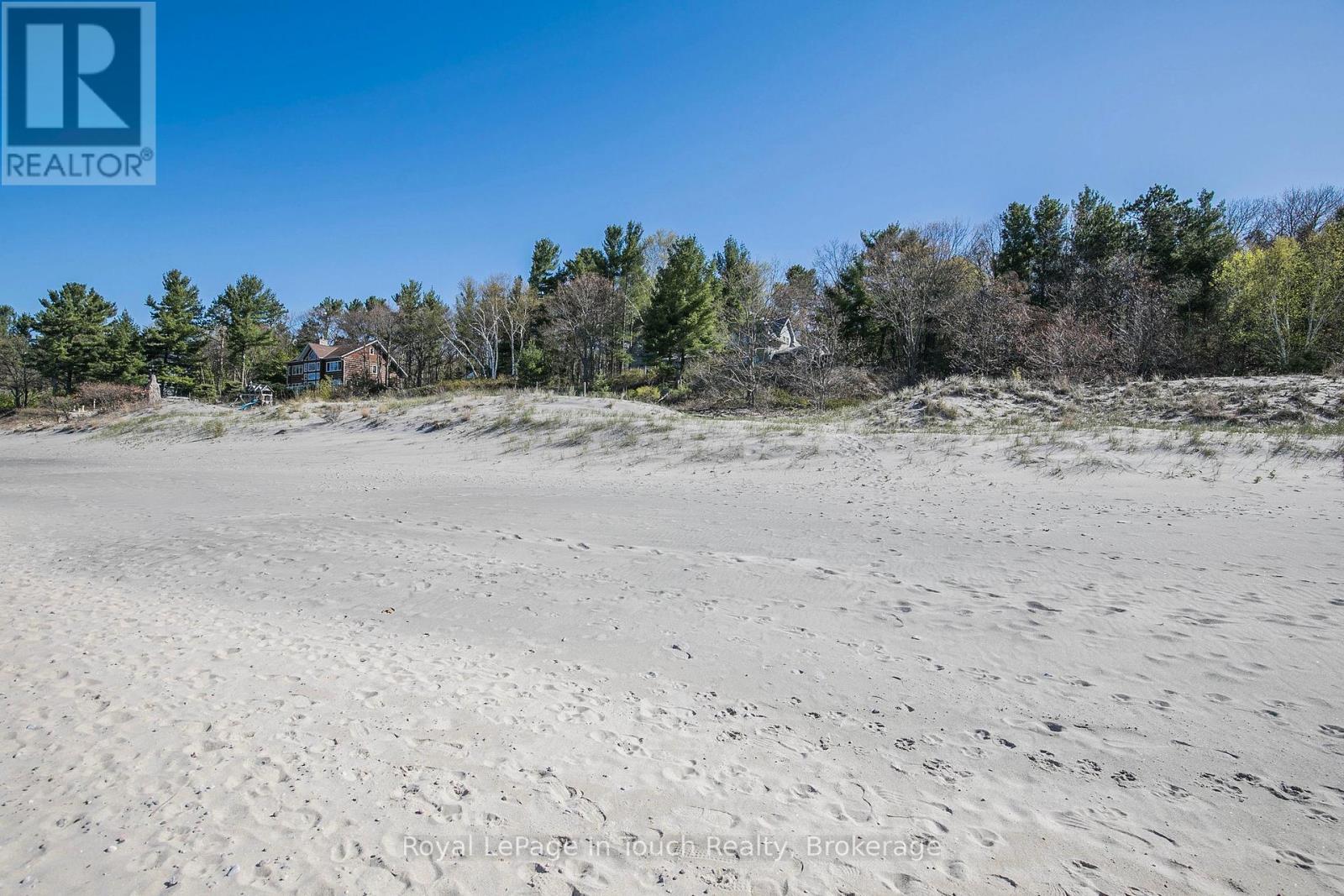 












731 CONCESSION 15 ROAD W

,
Tiny,




Ontario
L9M0H7

