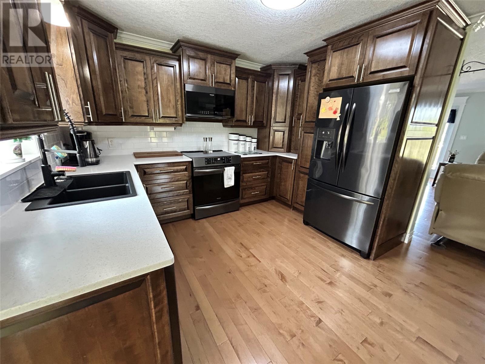 












480 Main Road RT 406 Route

,
Searston,




Newfoundland & Labrador
A0N1J0

