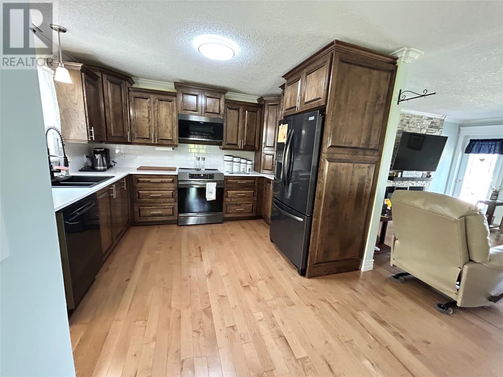 












480 Main Road RT 406 Route

,
Searston,




Newfoundland & Labrador
A0N1J0

