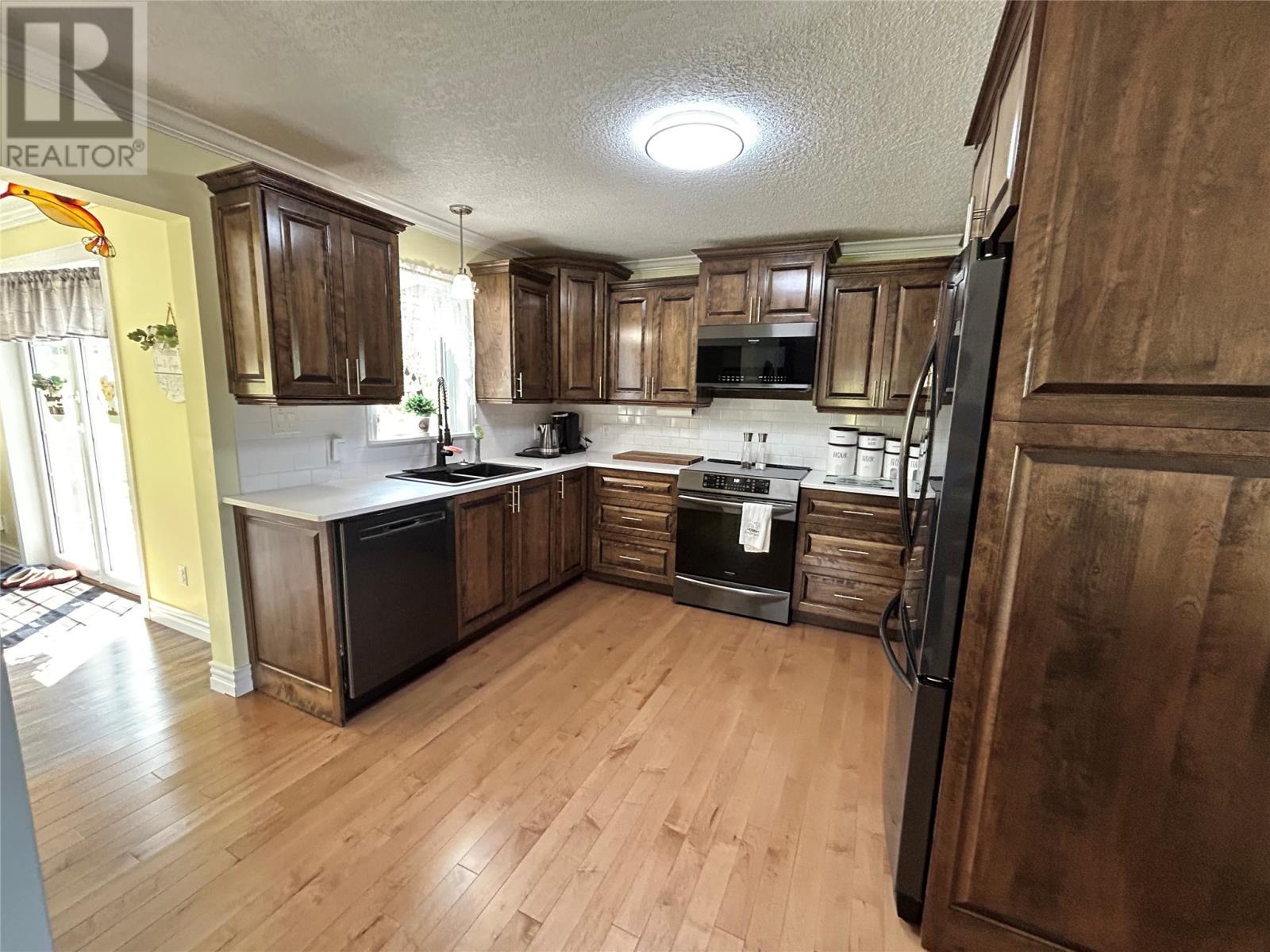 












480 Main Road RT 406 Route

,
Searston,




Newfoundland & Labrador
A0N1J0

