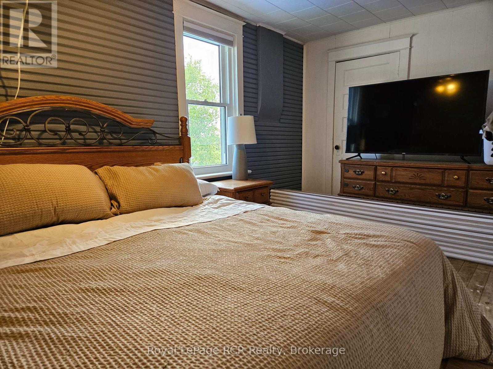 












136228 GREY ROAD 40 ROAD

,
Chatsworth,




Ontario
N0H1K0

