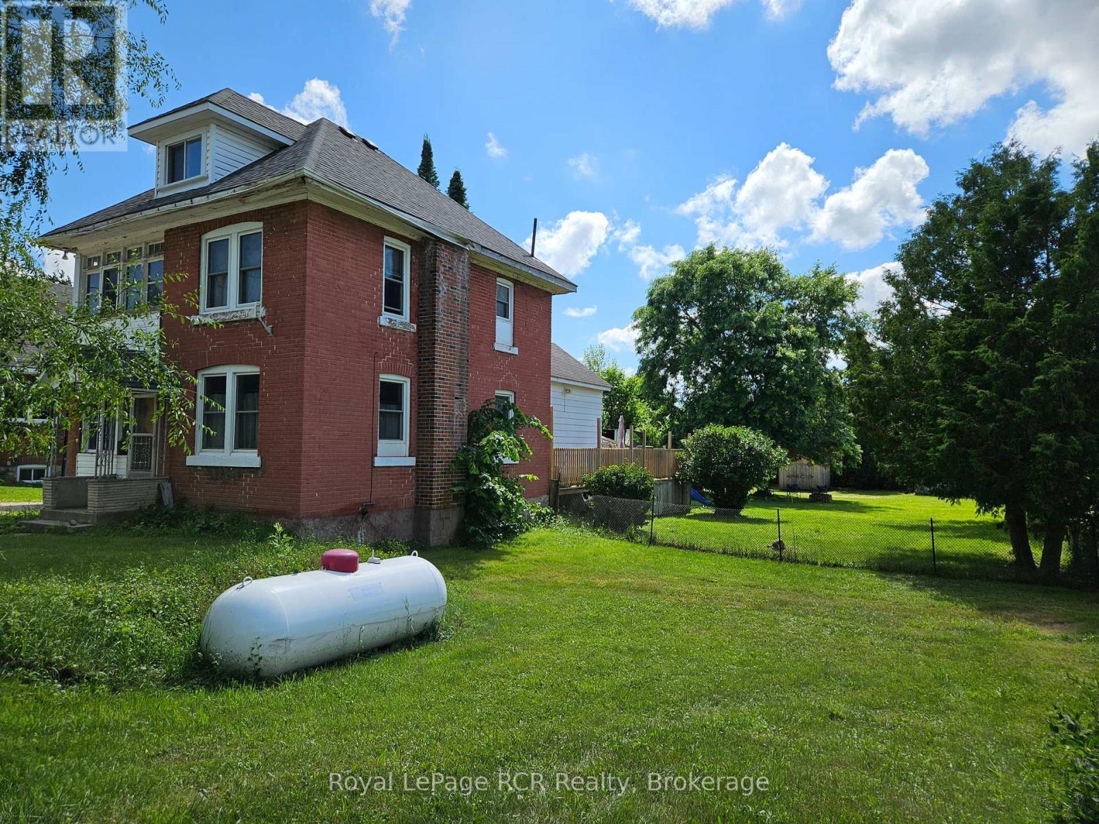 












136228 GREY ROAD 40 ROAD

,
Chatsworth,




Ontario
N0H1K0

