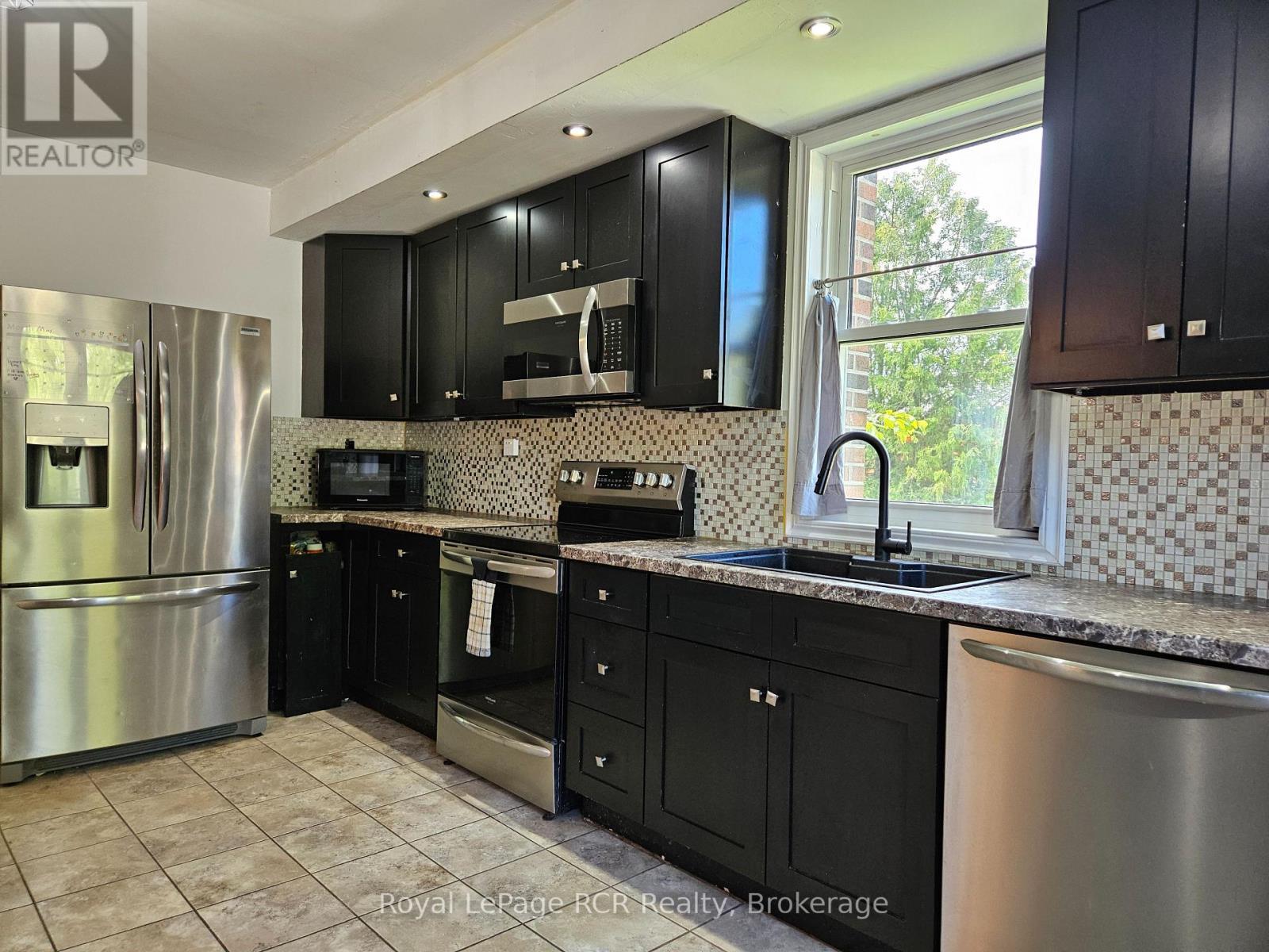 












136228 GREY ROAD 40 ROAD

,
Chatsworth,




Ontario
N0H1K0

