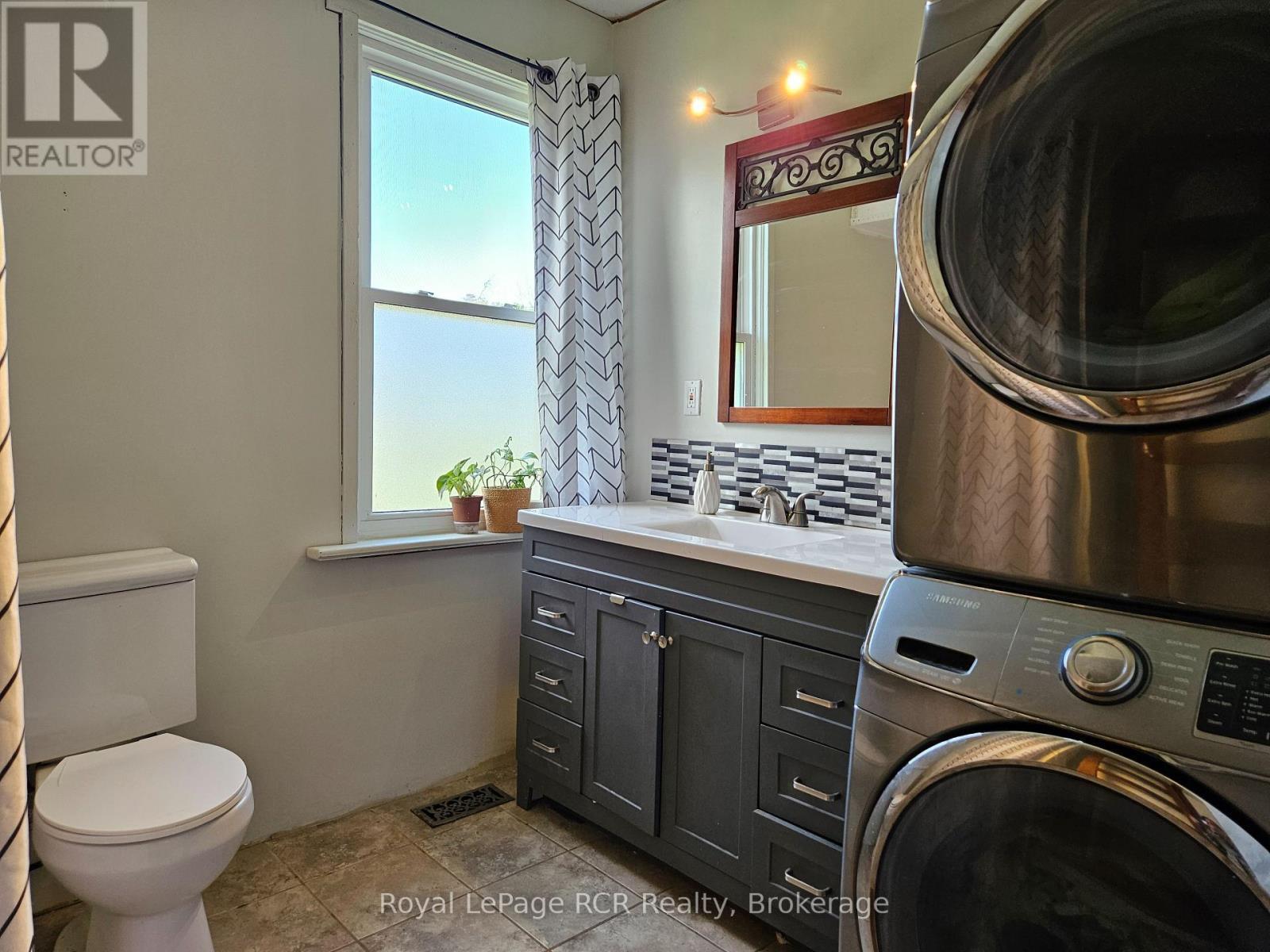 












136228 GREY ROAD 40 ROAD

,
Chatsworth,




Ontario
N0H1K0

