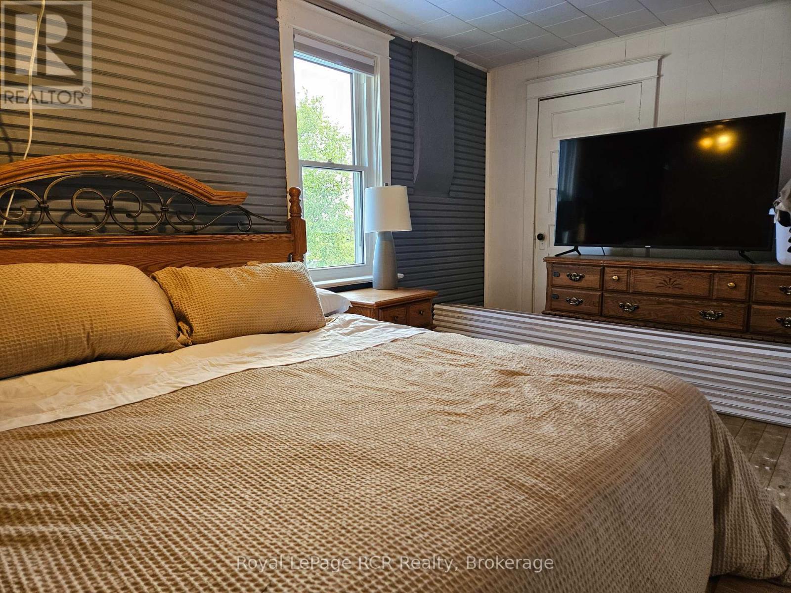 












136228 GREY ROAD 40 ROAD

,
Chatsworth,




Ontario
N0H1K0

