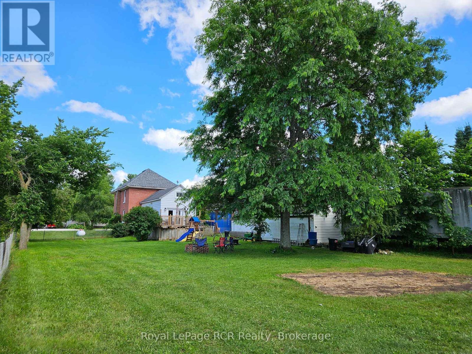 












136228 GREY ROAD 40 ROAD

,
Chatsworth,




Ontario
N0H1K0

