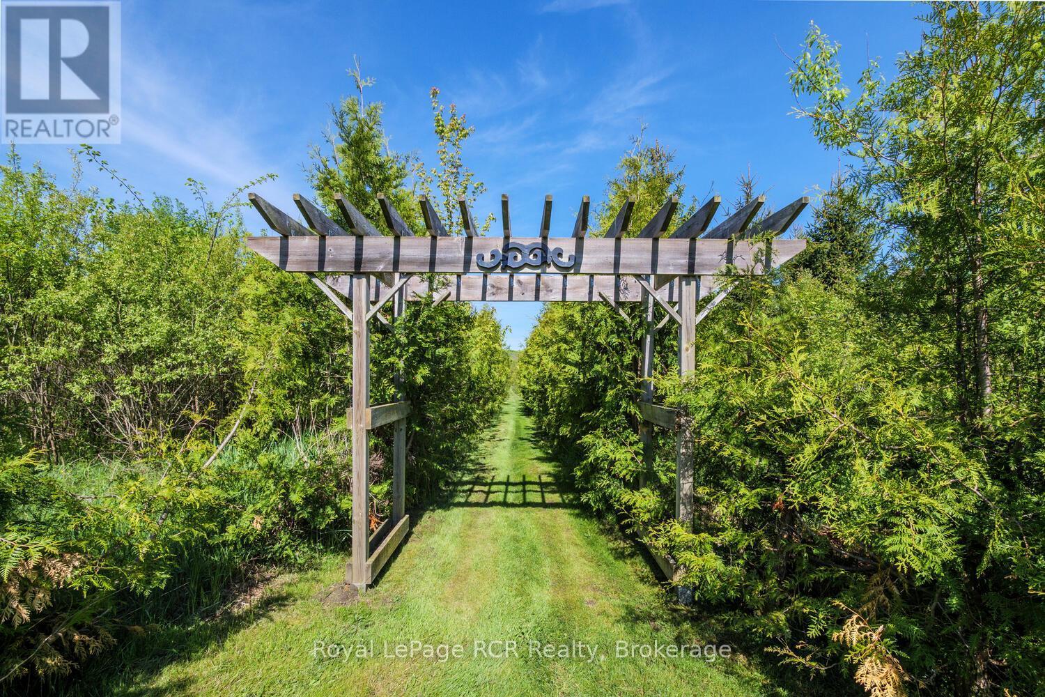 












280 SOMERS STREET

,
Georgian Bluffs,




Ontario
N4K6V5

