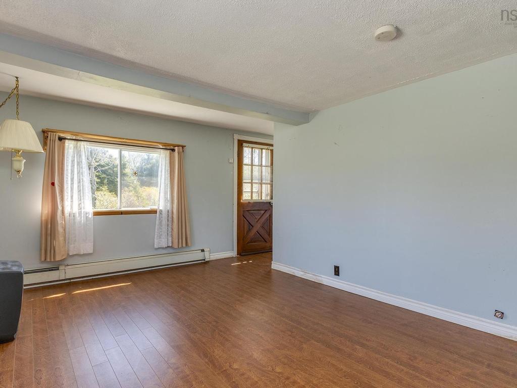 












43 South Point Road

,
Portuguese Cove,




NS
B3V 1K3

