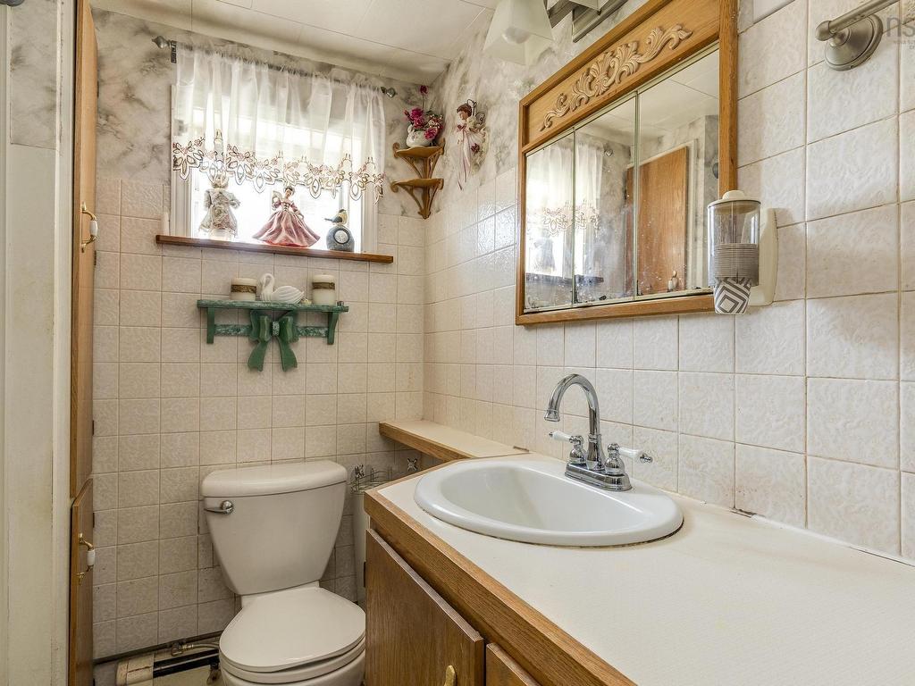 












43 South Point Road

,
Portuguese Cove,




NS
B3V 1K3

