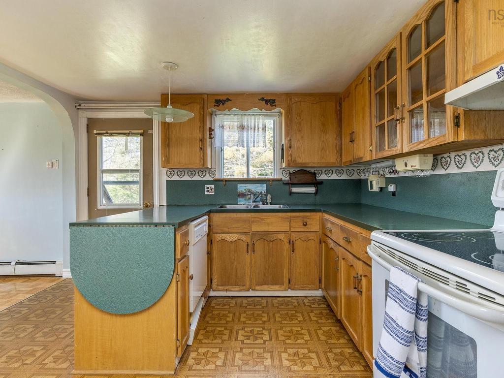 












43 South Point Road

,
Portuguese Cove,




NS
B3V 1K3

