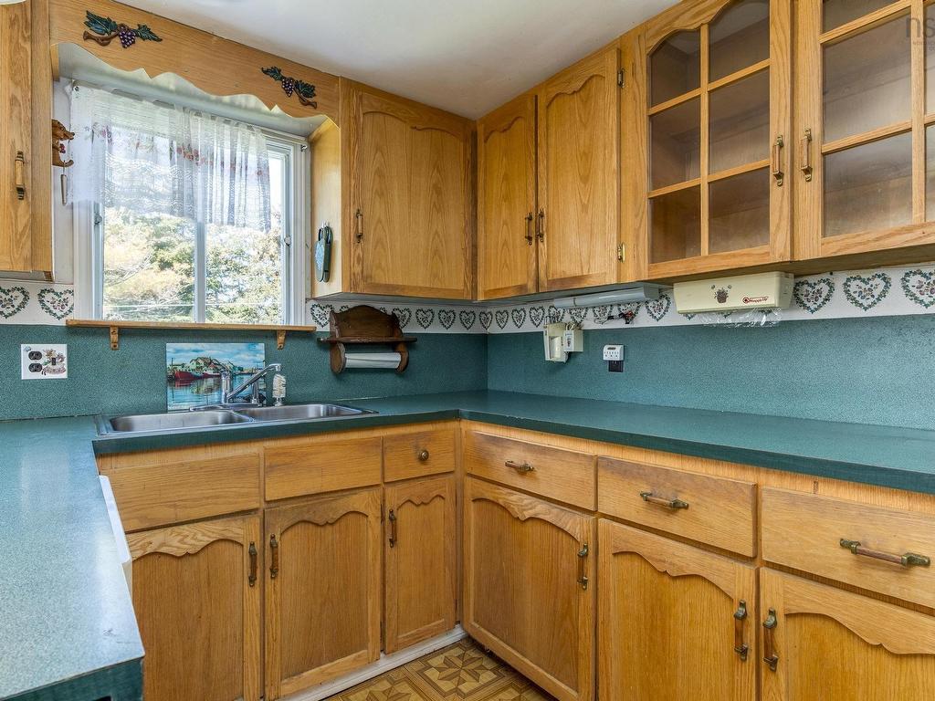 












43 South Point Road

,
Portuguese Cove,




NS
B3V 1K3

