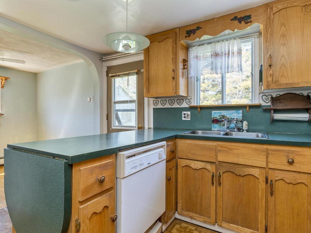 












43 South Point Road

,
Portuguese Cove,




NS
B3V 1K3

