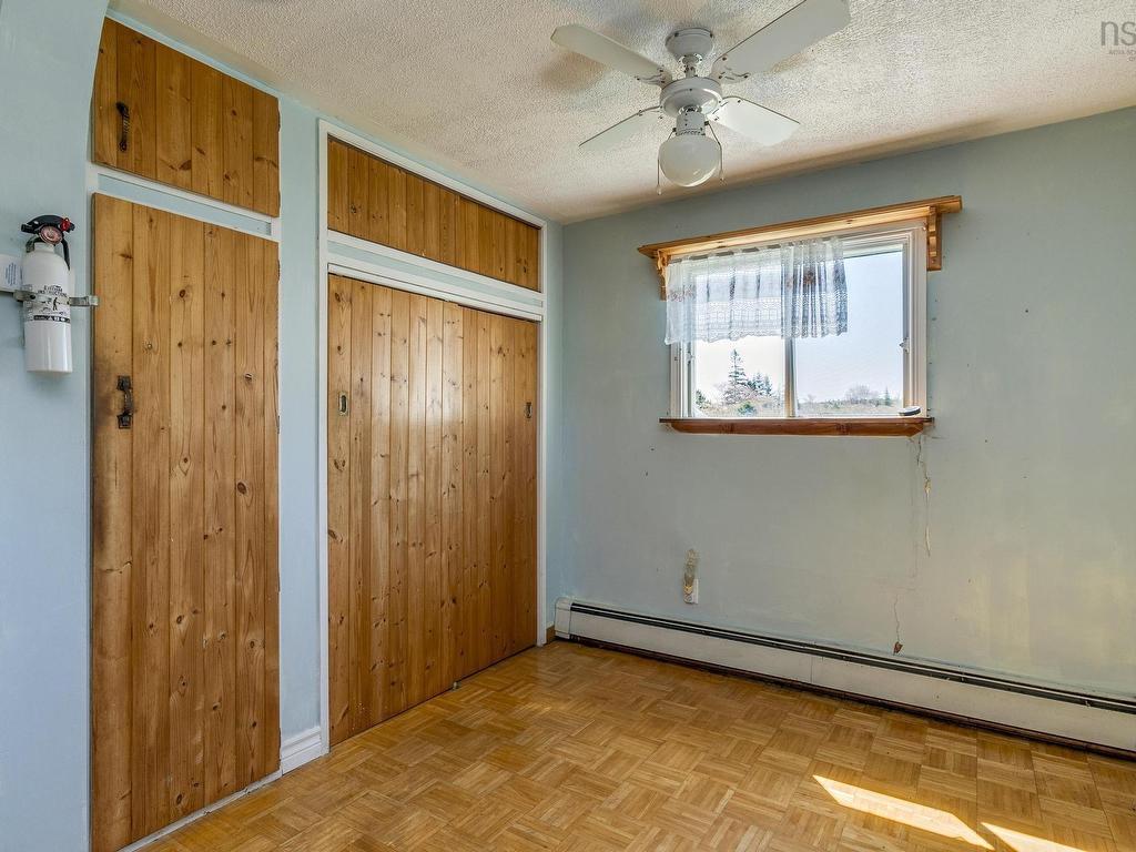 












43 South Point Road

,
Portuguese Cove,




NS
B3V 1K3

