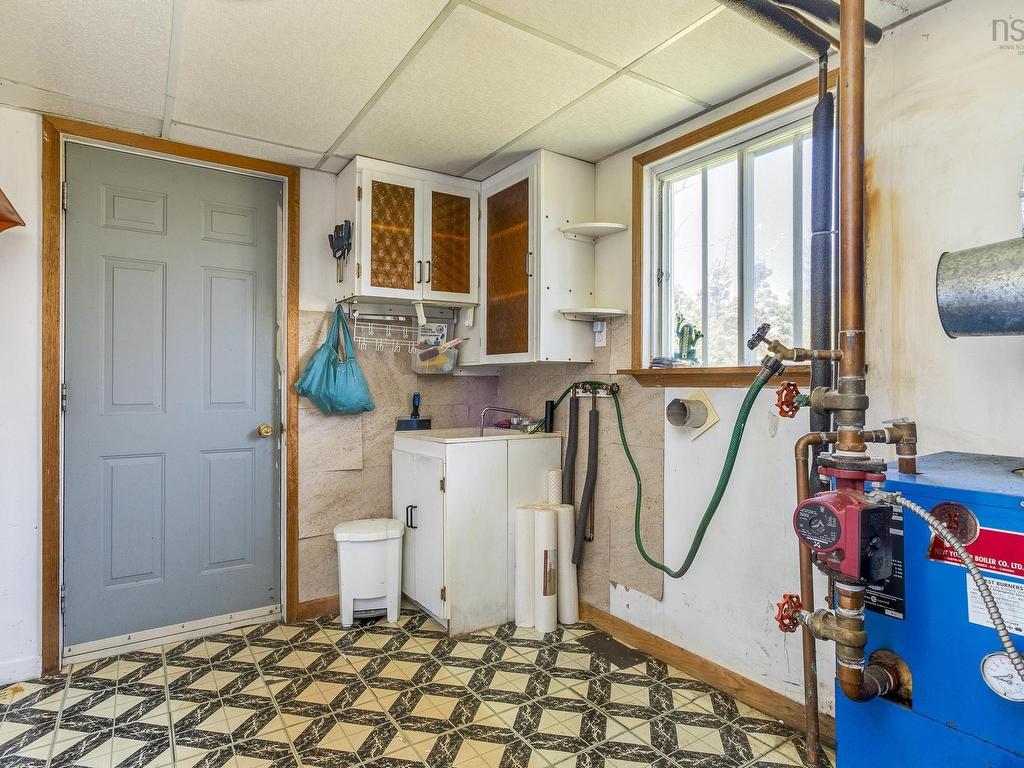 












43 South Point Road

,
Portuguese Cove,




NS
B3V 1K3

