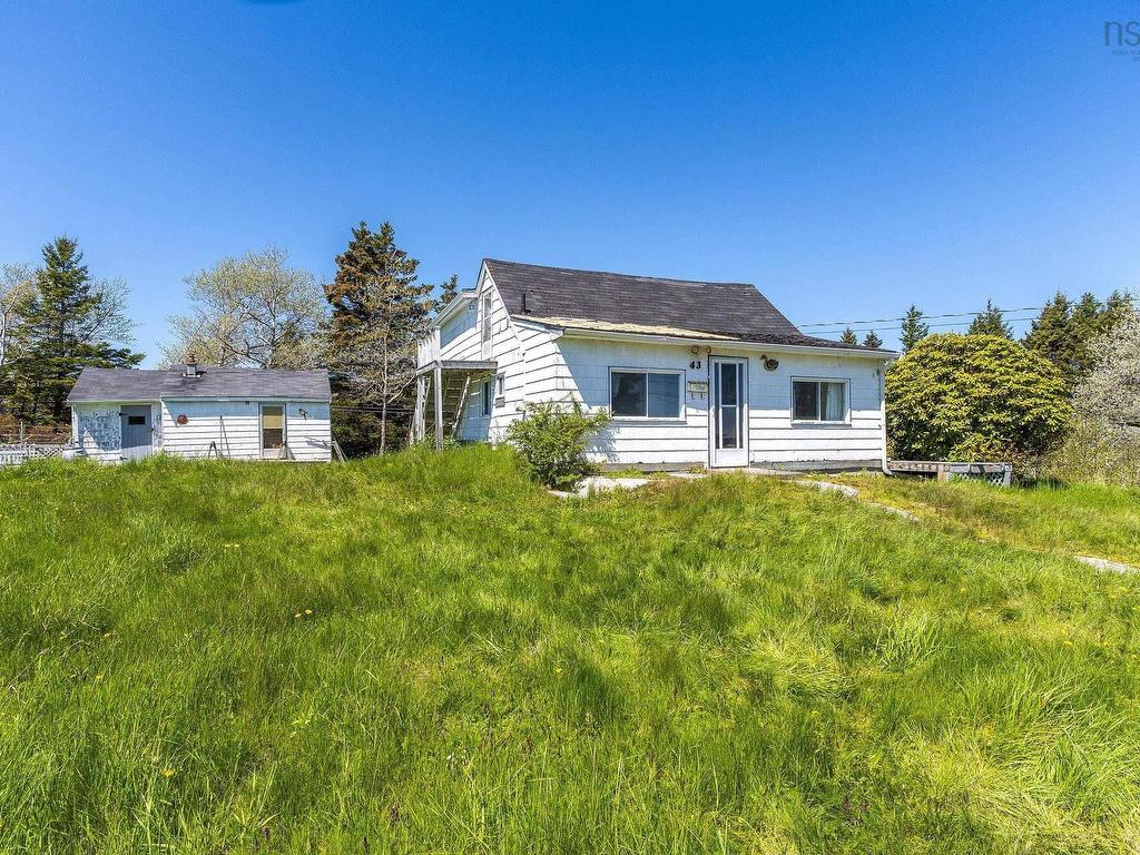 












43 South Point Road

,
Portuguese Cove,




NS
B3V 1K3

