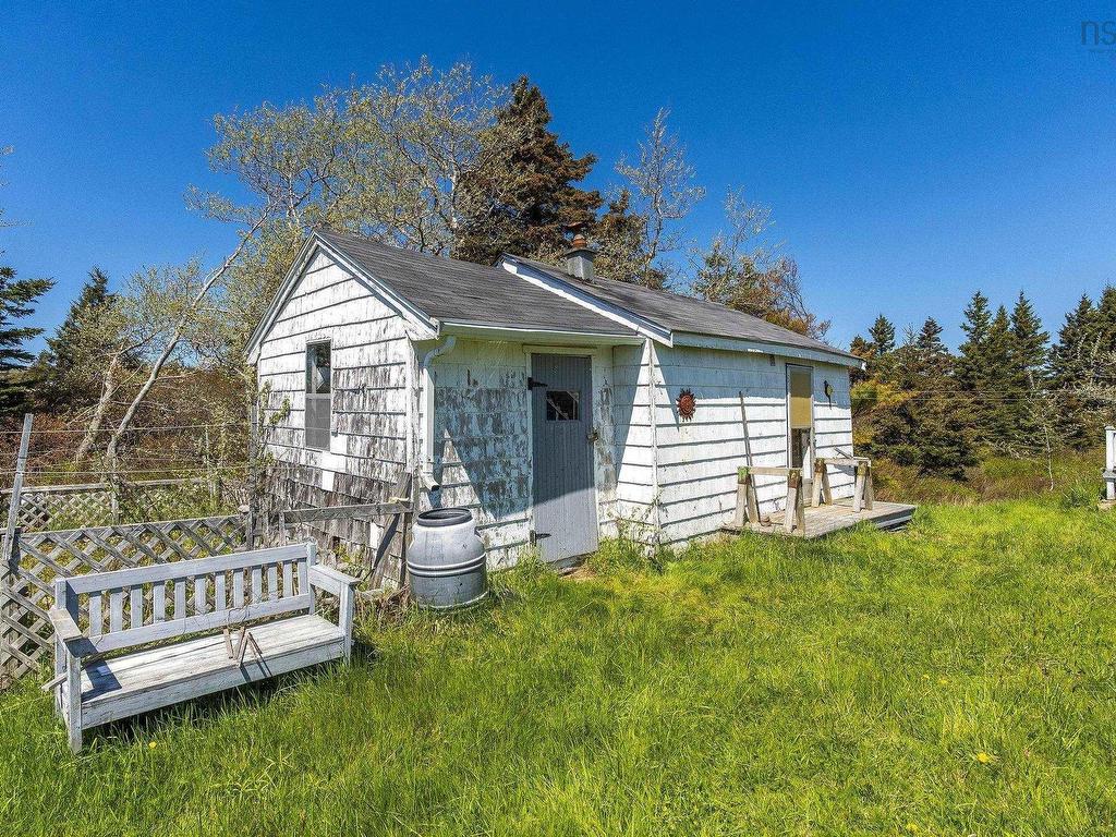 












43 South Point Road

,
Portuguese Cove,




NS
B3V 1K3

