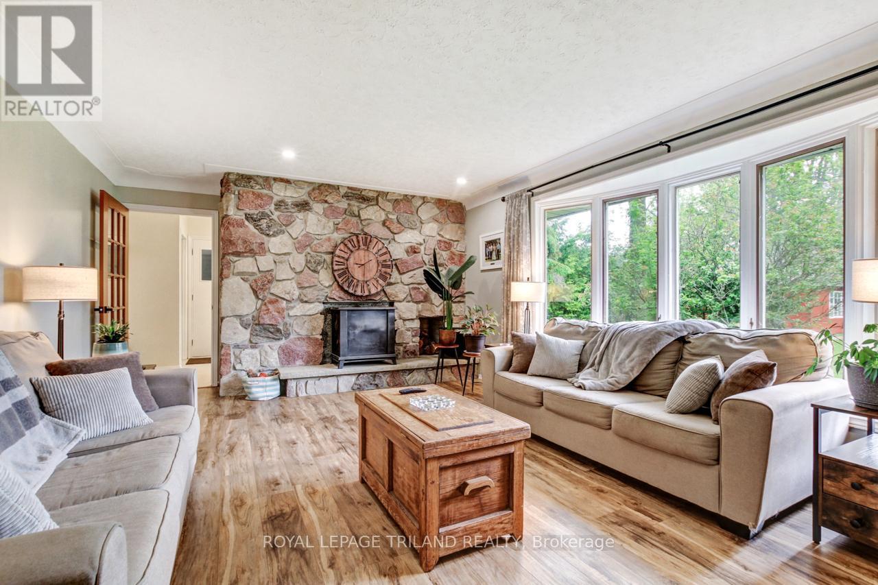 












9460 CURRIE ROAD

,
Dutton/Dunwich (Wallacetown),




Ontario
N0L2M0

