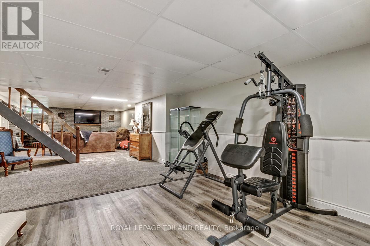 












9460 CURRIE ROAD

,
Dutton/Dunwich (Wallacetown),




Ontario
N0L2M0

