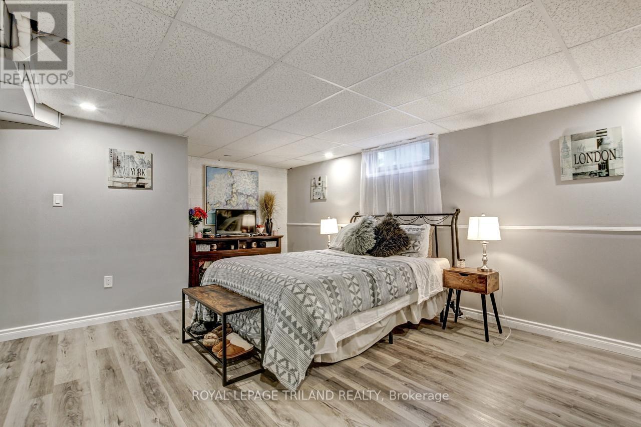 












9460 CURRIE ROAD

,
Dutton/Dunwich (Wallacetown),




Ontario
N0L2M0

