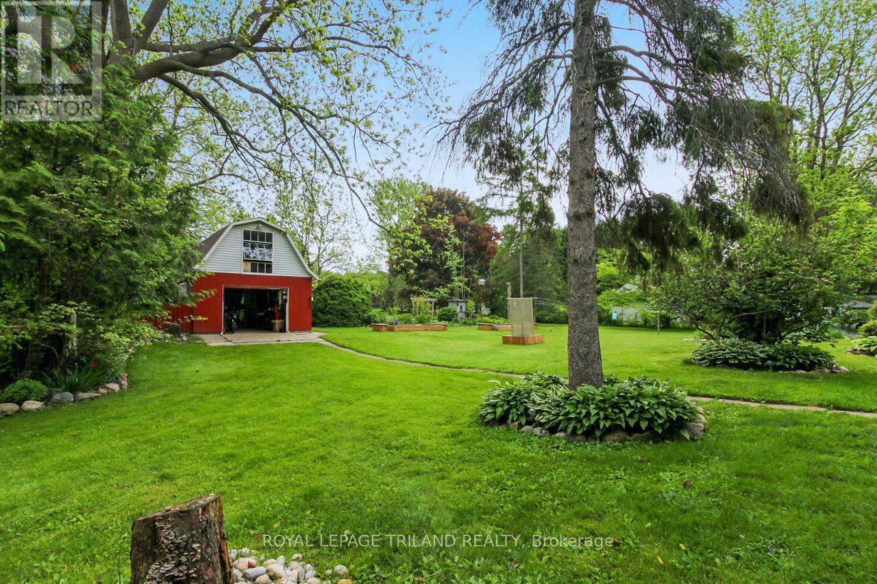 












9460 CURRIE ROAD

,
Dutton/Dunwich (Wallacetown),




Ontario
N0L2M0

