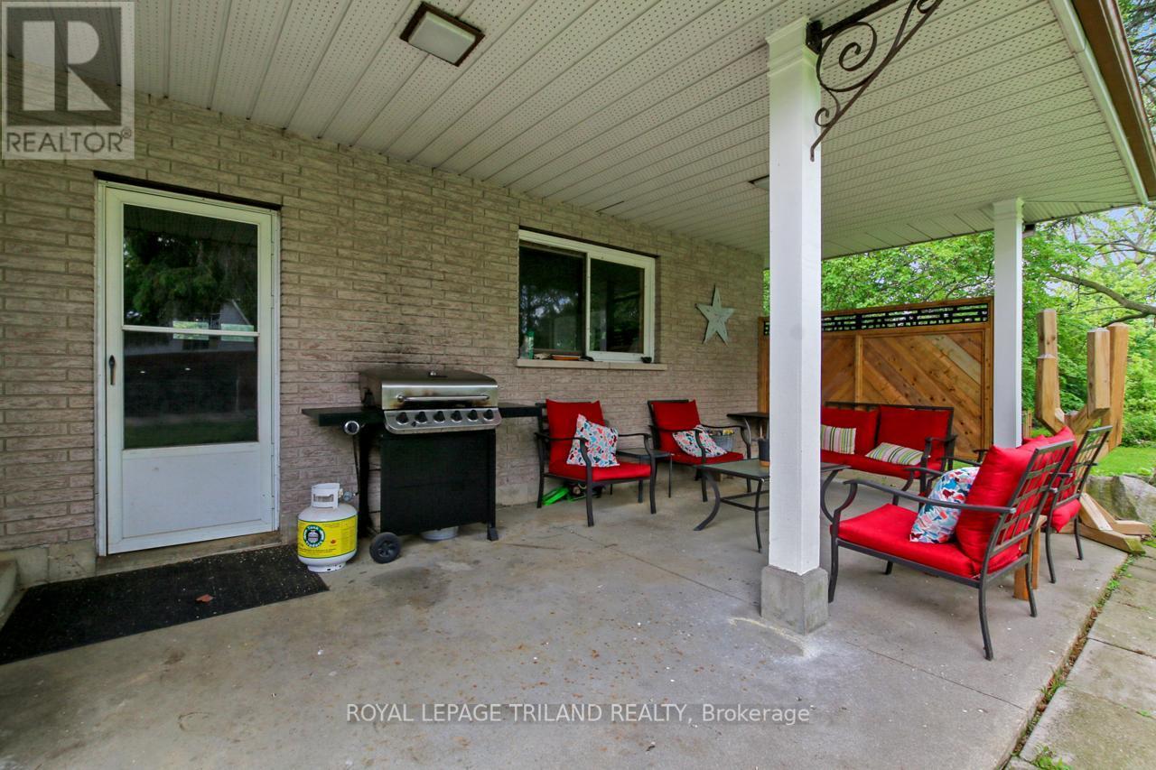 












9460 CURRIE ROAD

,
Dutton/Dunwich (Wallacetown),




Ontario
N0L2M0

