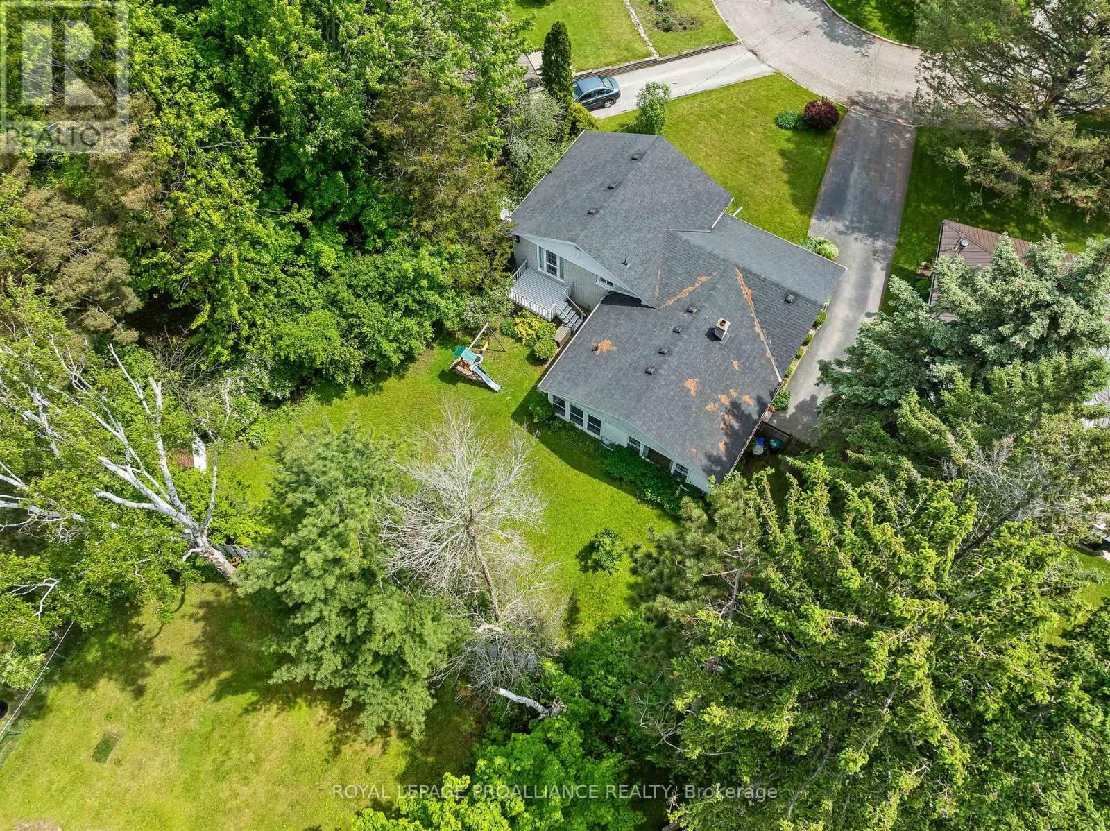 












36 APPLEWOOD DRIVE

,
Belleville (Belleville Ward),




Ontario
K8P4E2

