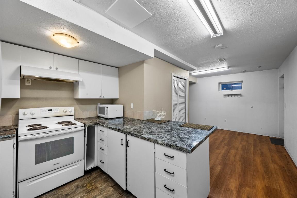 









755


ROBSON

Drive,
Kamloops,




BC
V2E 2G7

