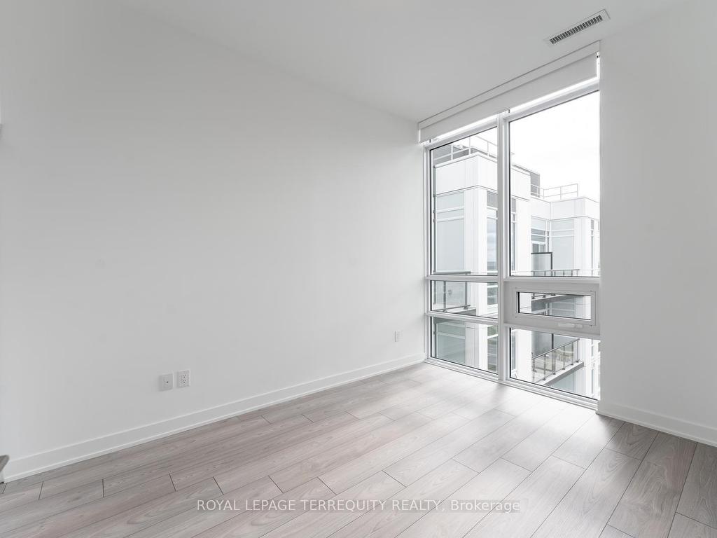 









3005


Pine Glen

Road, PH 802,
Oakville,




ON
L6M 4J3

