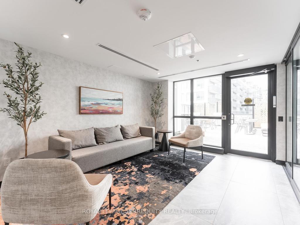 









3005


Pine Glen

Road, PH 802,
Oakville,




ON
L6M 4J3

