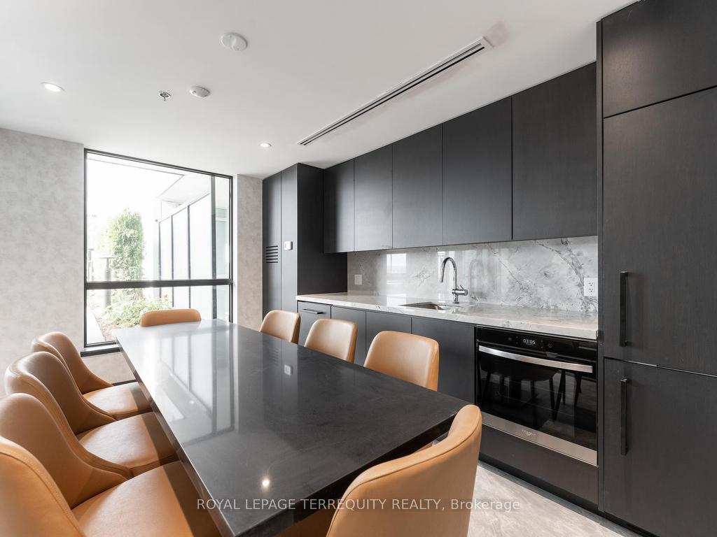 









3005


Pine Glen

Road, PH 802,
Oakville,




ON
L6M 4J3

